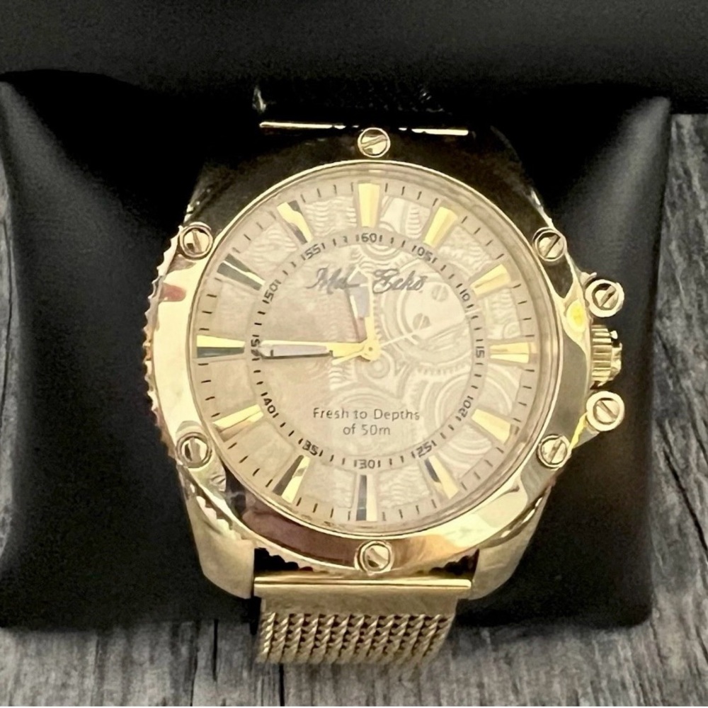 Marc Ecko Luxurious Gold Men's Watch 
‼️READ PLEASE NEED NEW BATTERIES BRAND NEW - Picture 4 of 4